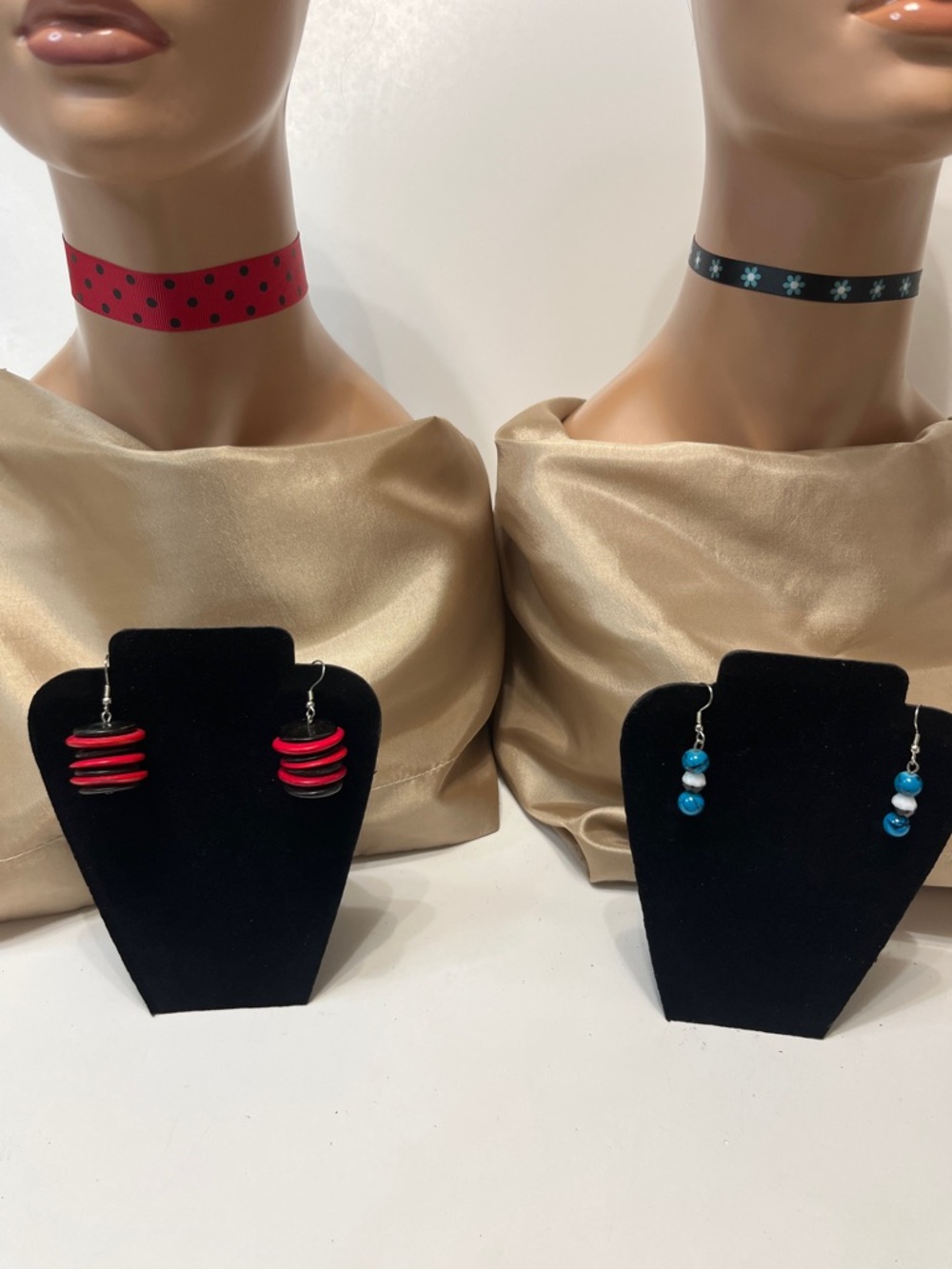 4 pc Gift Set Chokers & 
 Pair Drop Earrings - Red and Black Beaded polka dot